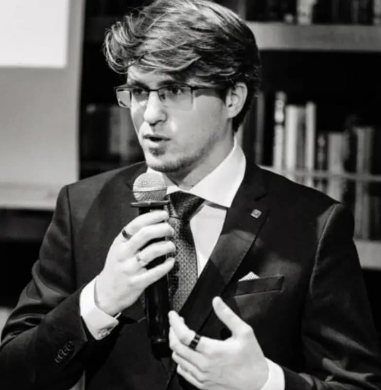 Никита Константинов